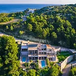 Articiano Villa *