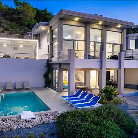 Articiano Villa *