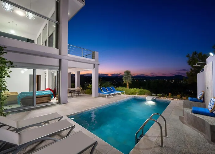 别墅 Articiano 法里拉基